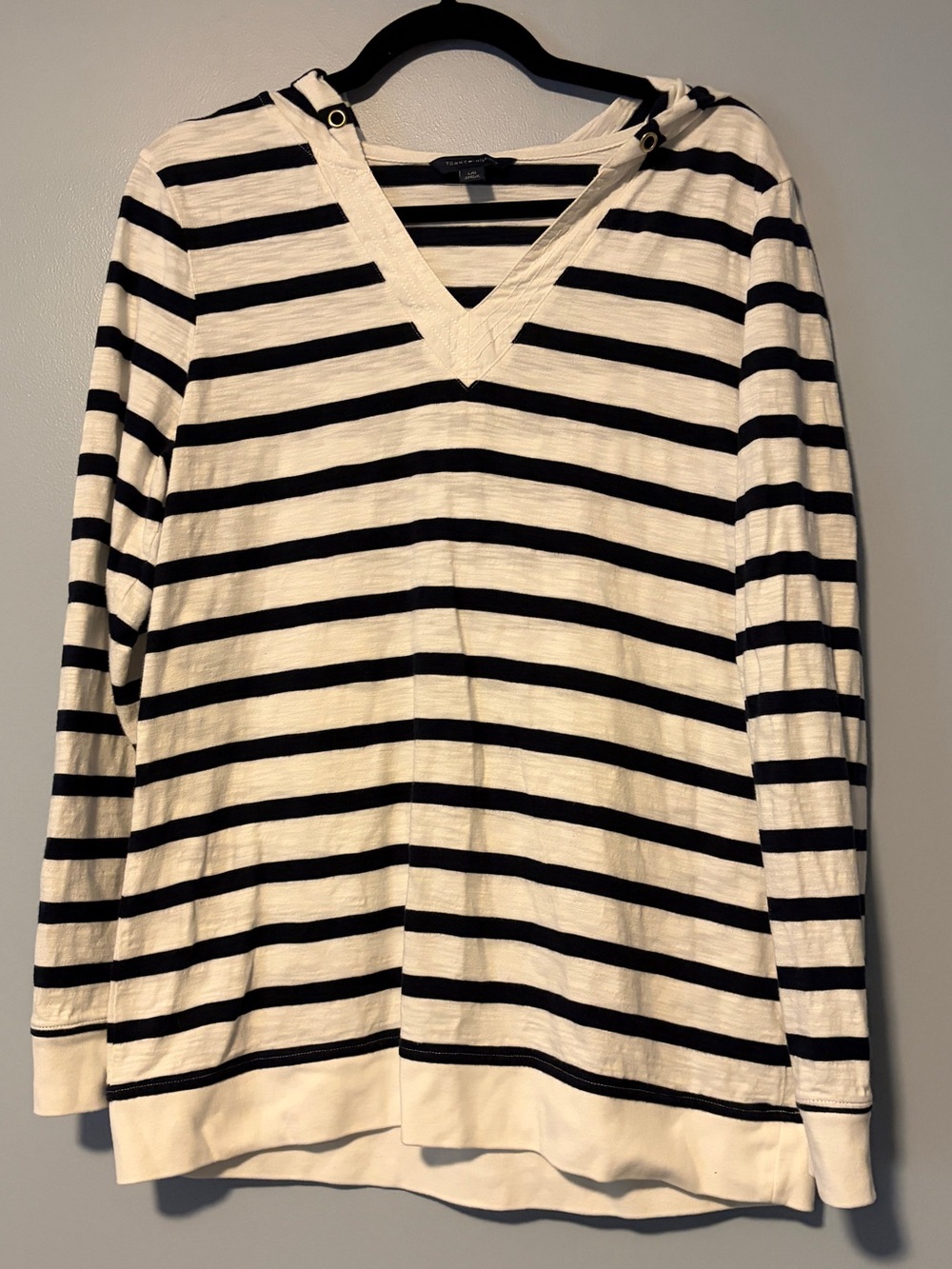Tommy Hilfiger Cream & Black Striped V‑Neck Hoodie